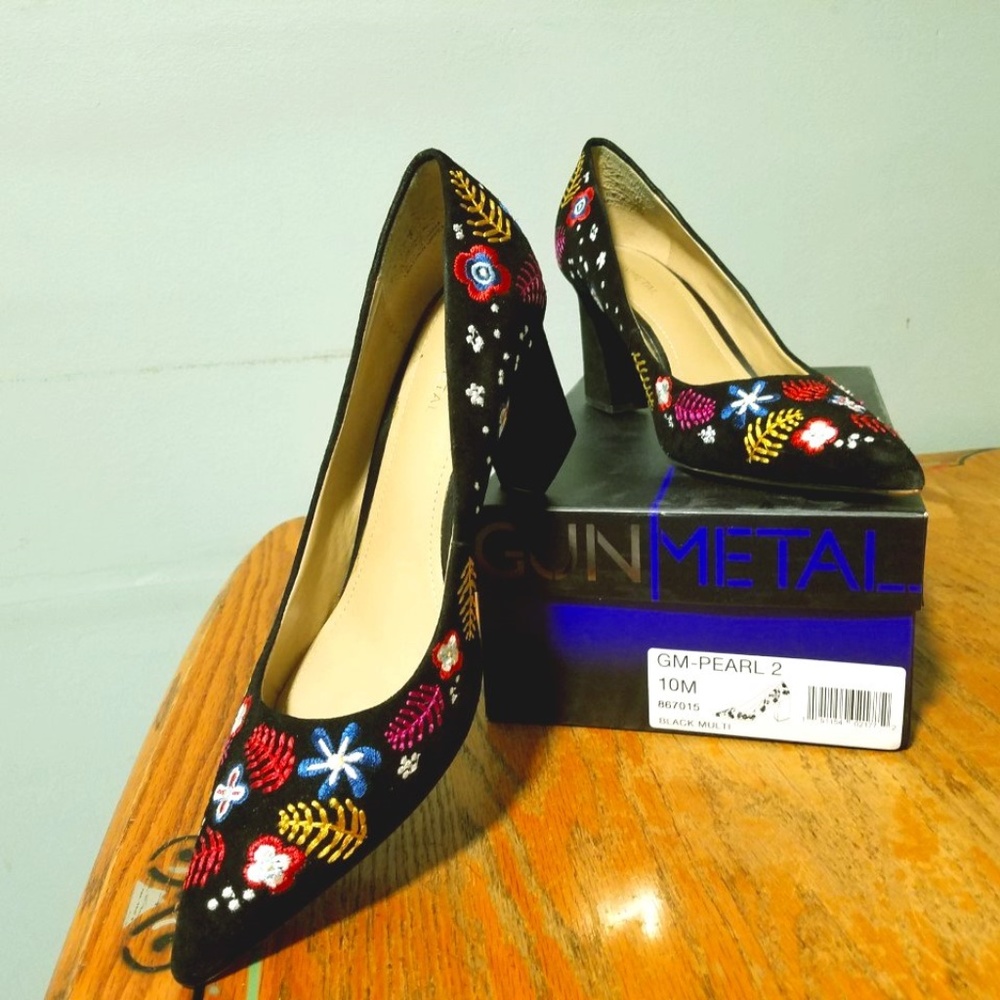 GUNMETAL Pearl women black embroidered floral Pump